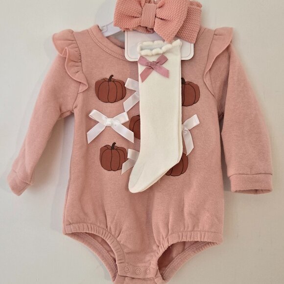 Nicole Miller Bubble Onesie with Pumpkin Print including socks and headband - Picture 1 of 6
